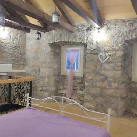 Casa Bravari Rustic Istrian Stone House Ferienhaus *