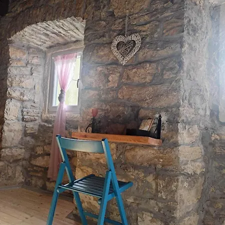 別荘 Casa Bravari Rustic Istrian Stone House *